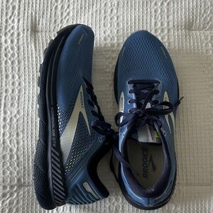 Brooks Lavender and Navy Adrenaline GTS 22 Running Shoes